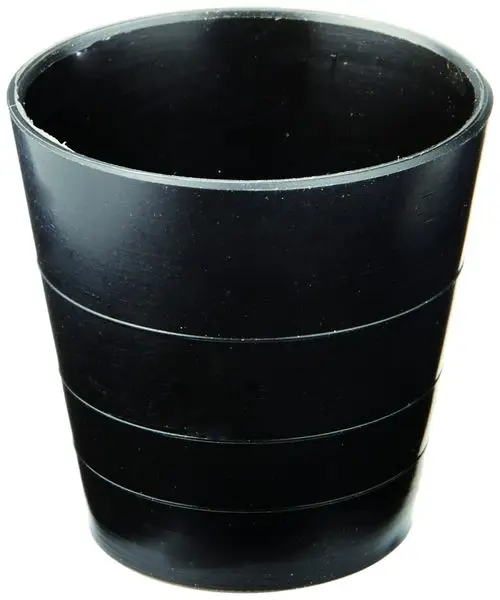 Schwarze Spülstromdrossel mit gerillter Oberfläche, hergestellt von Grohe. Das Produkt hat eine zylindrische Form und ist auf der Oberseite offen.