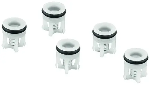 Fünf weiße Rückflussverhinderer mit schwarzem Gummiring im Lieferumfang, geeignet für den Einsatz mit Grohe Produkten.