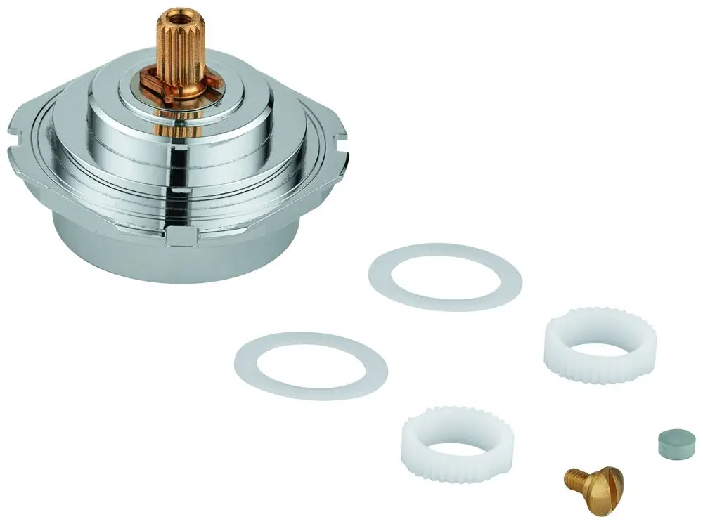 GROHE Spindelverlängerung in Chromoptik, bestehend aus Hauptkörper mit goldfarbenem Gewinde und mehreren Dichtungen und Schrauben.