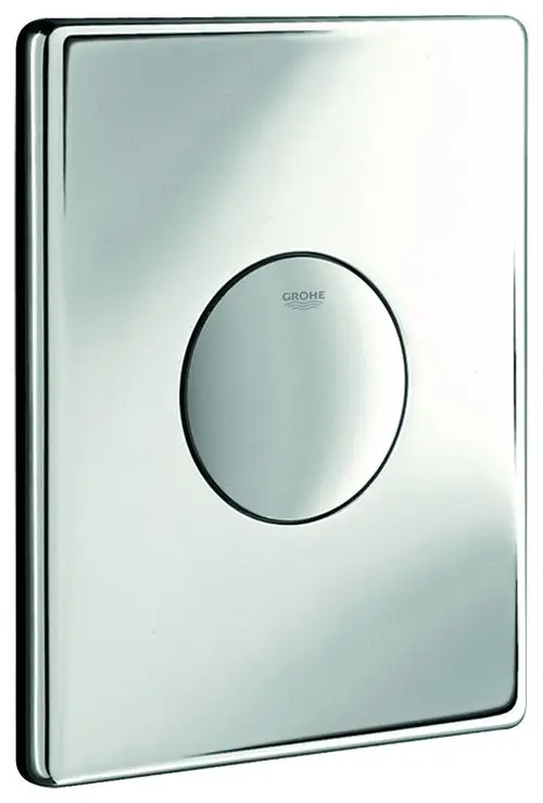 Wandmontierte Betätigungseinheit in chrom für WC mit runder Drucktaste. Markierung "Grohe" auf der Oberfläche.
