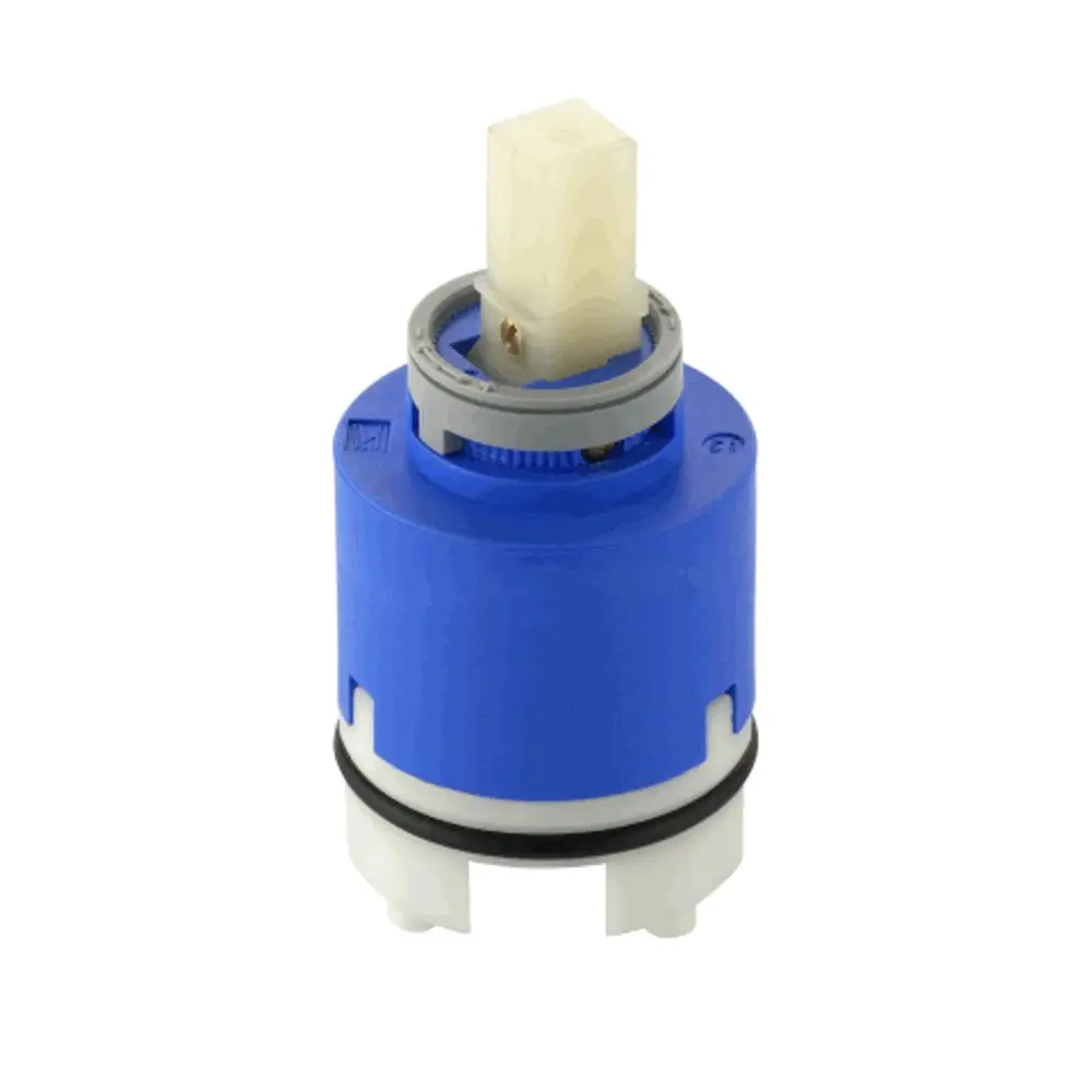 Keramische Kartusche von Grohe in blau und weiß, ideal für Armaturen. Mit einem quadratischen Ansatz und einem ringförmigen Verbindungselement.