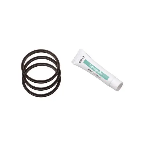 Dichtungsset von Hansgrohe bestehend aus drei schwarzen Dichtungsringen und einer Tubenpackung, die in einem klaren Format angeordnet sind.