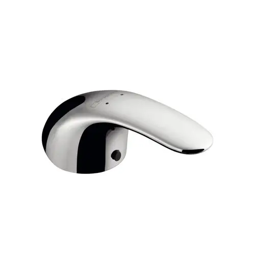 Chromfarbener Mischergriff von Hansgrohe mit geschwungener Form und einem Einschnitt für die Wasserregulierung.