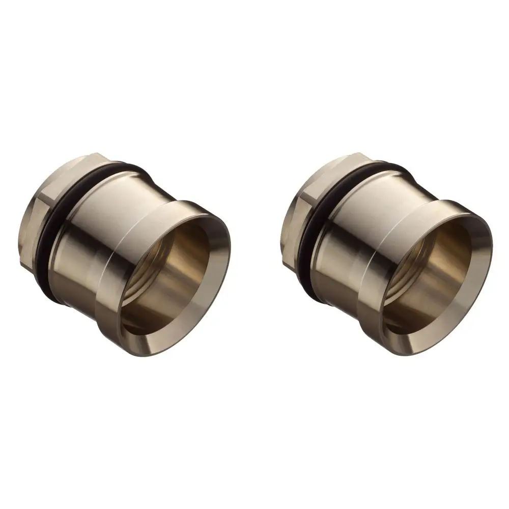 Zwei metallische Adapter mit Gummidichtung, verwendet für den Anschluss von Sanitäranlagen. Produkt von Hansgrohe zur Verbindung von Rohrleitungen.