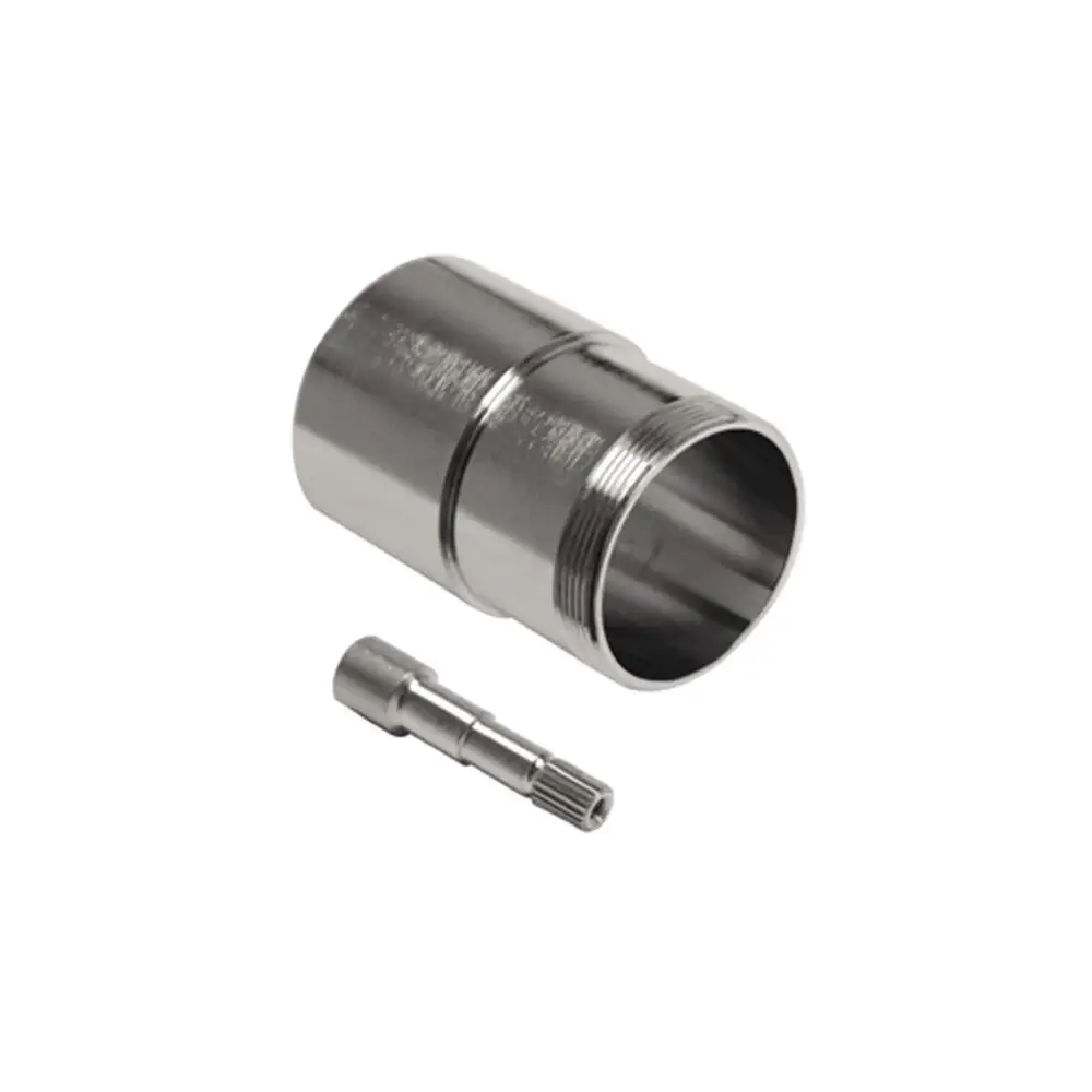 Helles Metallteil von Hansgrohe, bestehend aus einer zylindrischen Verlängerung und einem kürzeren, abgewinkelten Einsatz, die zusammen als Verbindungselement dienen.