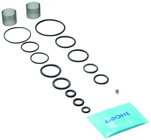 Dichtungsset von Grohe mit mehreren O-Ringen, Sieben und einer Schraube, angeordnet auf einem weißen Hintergrund.