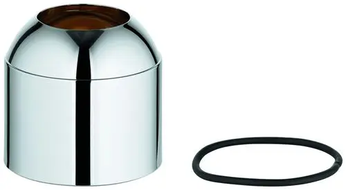 Grohe Kappe in glänzendem Chrom, halbrunde Form, mit einer schwarzen Gummiadapter-Dichtung daneben.
