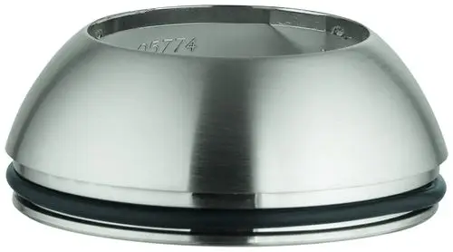 Edelstahlkappe mit Gummidichtung, hergestellt von Grohe. Rundes Design mit flacher Oberseite, geeignet für Komponenten in Sanitäranlagen.