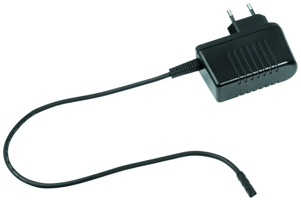 Schwarzes Steckernetzteil von Grohe mit zwei Polen für die Steckdose und einem Kabel. Das Kabel führt zu einem Stecker, der für die Stromversorgung verwendet wird.