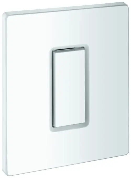 Weißes Bedienfeld mit Drucktaste, quadratischer Form und einem schlichten Design, hergestellt von Grohe.