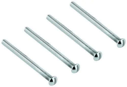 Vier chromfarbene Halbrundschrauben von Grohe mit einem unauffälligen Kopf und einem gerillten Schaft. Sie sind gleich lang und haben eine matte Oberfläche.