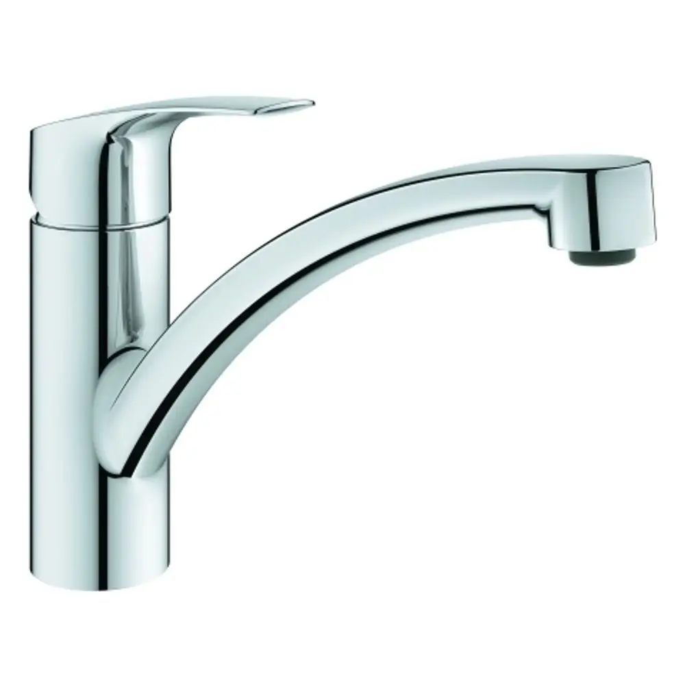 Chromener Wasserhahn mit flachem Auslauf und einem Hebel für die Bedienung, hergestellt von Grohe.