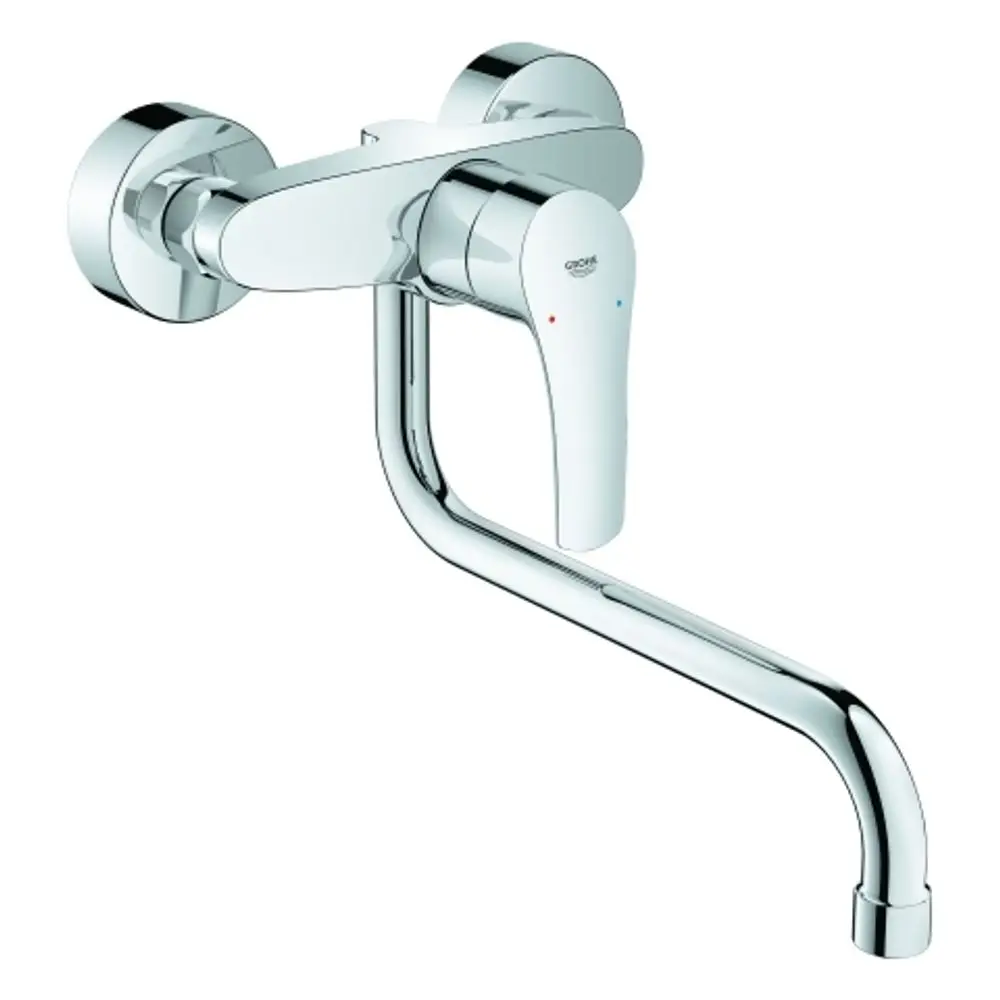Wandmontierte Einhand-Batterie von Grohe mit einem langen Auslauf. Der Wasserhahn hat einen klaren, modernen Griff mit den typischen roten und blauen Kennzeichnungen.