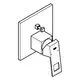 Grohe-Armatur mit quadratischem Design, montiert an einer Wand. Die Steuerung erfolgt über einen langen Hebel und ist in chromfarbener Ausführung gehalten.