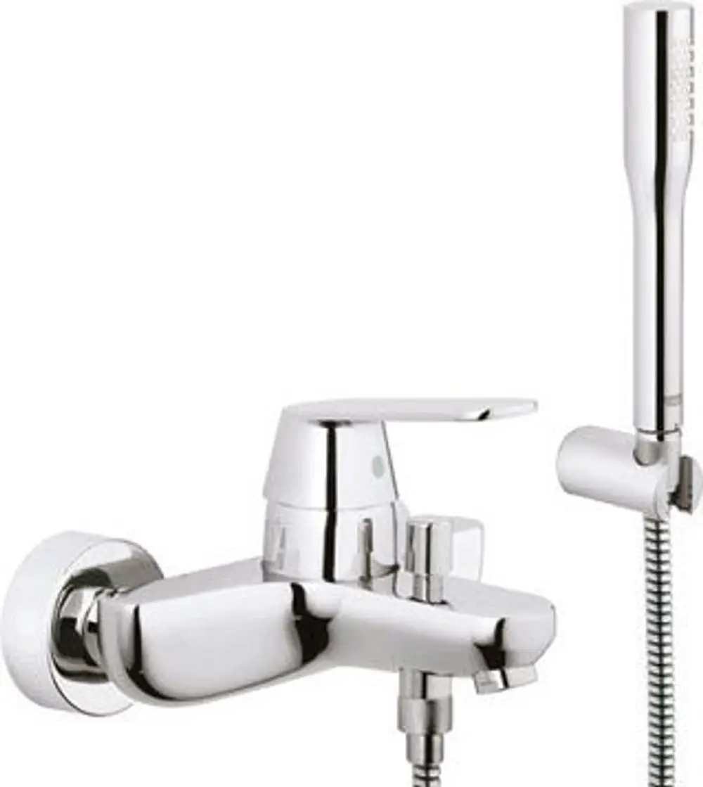 Wasserhahn in Chrom-Optik von Grohe mit Einhandbedienung und integrierter Brausegarnitur, zur Wandmontage geeignet.