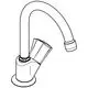 GROHE Standventil mit einem geschwungenen Auslauf und einer seitlichen Wasserzufuhr. Die Oberfläche ist in Chrom ausgeführt. Schwenkauslauf mit blauer Markierung.