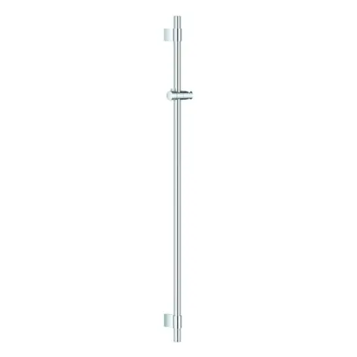Helle, vertikale Brausestange aus chromfarbenem Metall von Grohe, hochkant angebracht, mit zwei Halterungen für Duschsysteme.