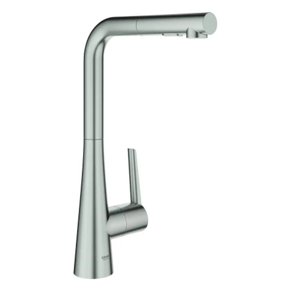 Hochglanzstahl Wasserhahn von Grohe mit einem schlanken, modernen Design und einem ausziehbaren Auslauf für flexible Nutzung in der Küche.