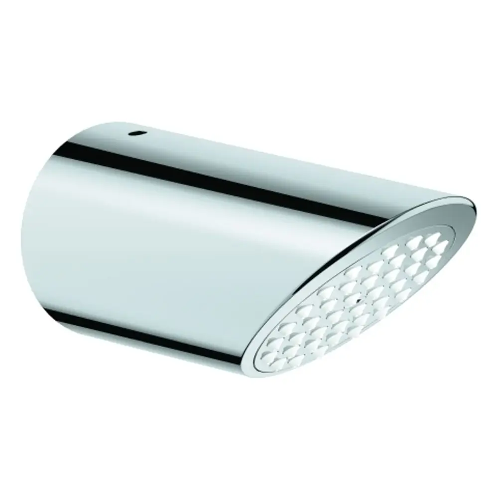 Grohe Duschkopf mit runder, flacher Form und mehreren Wasserlöchern, verchromt, an der Wand montiert.
