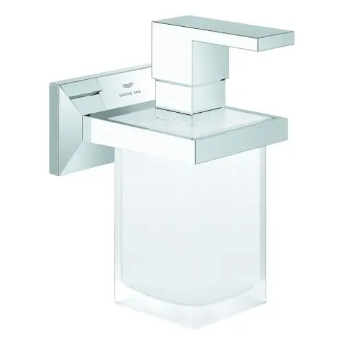 Grohe Seifenspender mit wandmontierter Halterung in chrom. Der Behälter ist transparent und hat eine klare, moderne Form.