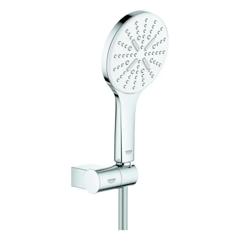 Grohe Duschhandteil in Chrom mit runder Kopfstruktur. Die Montage erfolgt an der Wand. Das Produkt hat verschiedene Düsen für den Wasserstrahl.