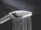 Grohe Handbrause mit flacher, rechteckiger Düse, die Wasser in feinen Tropfen abgibt, auf dunklem Hintergrund präsentiert.