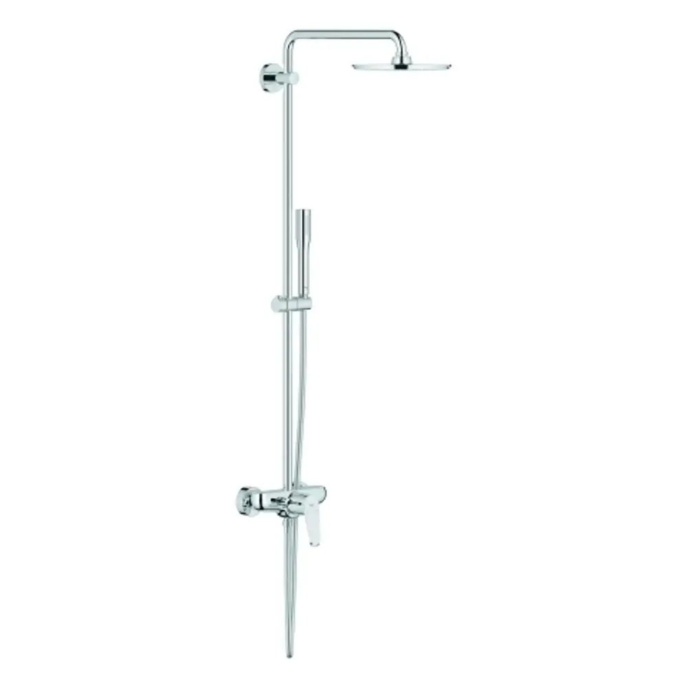Grohe Duschsystem mit einer wetterfesten Kopfbrause, einem Handbrause-Set und einem Einhandmischer aus verchromtem Material, installiert an einer Wand.