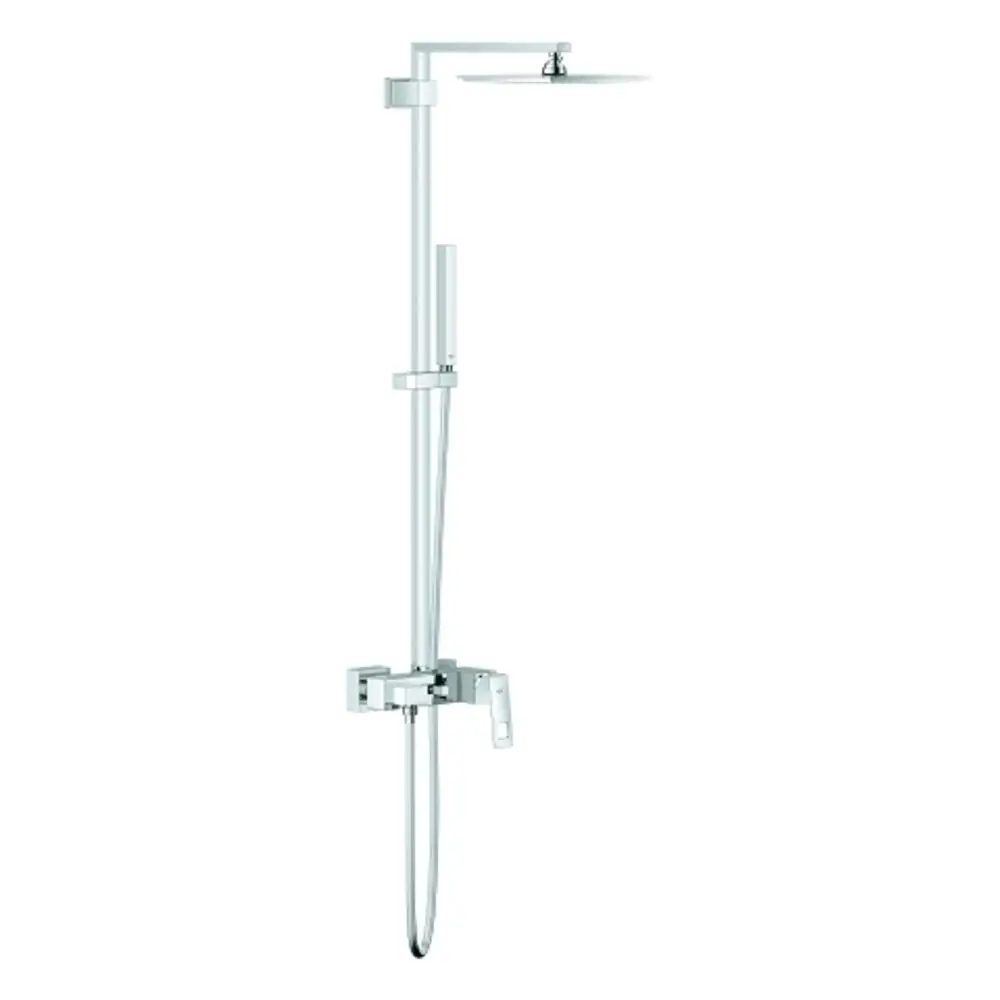 Grohe Duschsystem mit einer Kopfbrause, Handbrause und einem Einhandmischer, montiert an einer Wand. Verchromte Oberflächen und schlankes Design sind sichtbar.