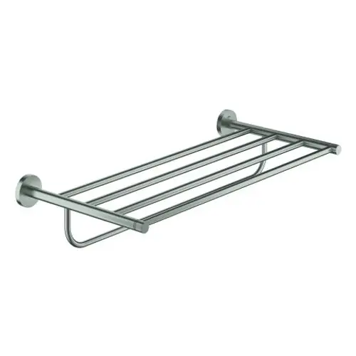 Metallischer Handtuchhalter von Grohe mit mehreren Stangen zur Aufhängung von Badetüchern, an zwei Wänden montiert, schlichte Bauweise.