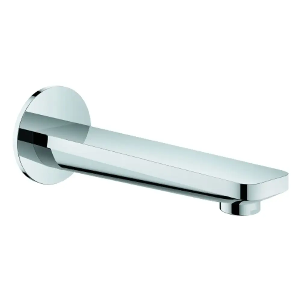 Wandmontierter Wasserhahn von Grohe mit glatter, rechteckiger Auslaufform und rundem Wandanschluss in chromfarbener Ausführung.