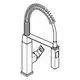 Grohe Küchenarmatur mit flexiblem Schlauch und Sprühfunktion. Die Armatur hat eine quadratische Form und eine verchromte Oberfläche.
