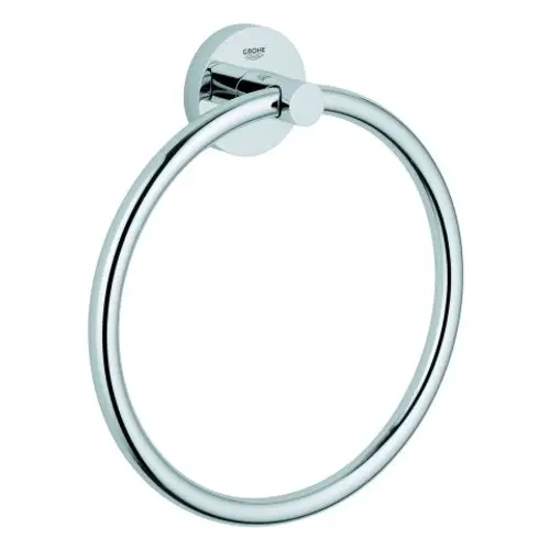 Handtuchring von Grohe in kreisförmigem Design, aus Metall mit glänzender chromfarbener Oberfläche, montiert an einer runden Wandplatte.