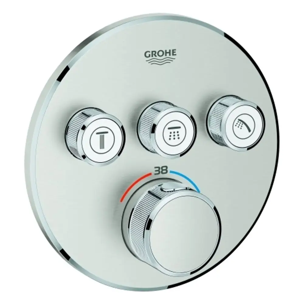 Thermostatsteuerung von Grohe mit drei Bedienknöpfen und einem zentralen Regler. Anzeige mit Skala für Temperatureinstellungen in einem runden, verchromten Design.
