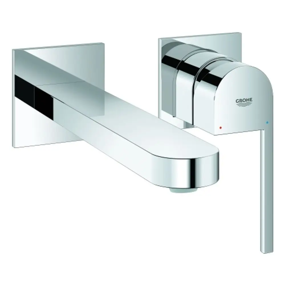 Chromene Wandarmatur mit einem langen, flachen Auslauf und einem Bedienhebel in moderner Form. Die Markierung für kaltes und warmes Wasser ist sichtbar.