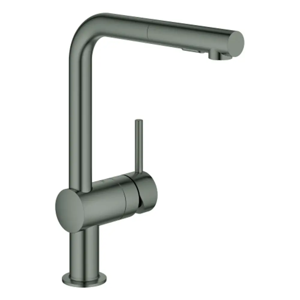 GROHE Küchenarmatur in mattschwarz mit einem hohen, gebogenen Auslauf und einem seitlichen Hebel zur Steuerung des Wasserflusses.