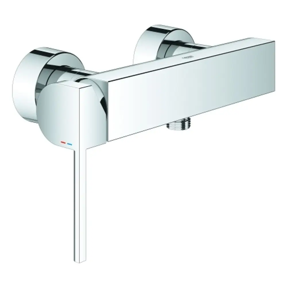 Grohe Brausebatterie in Chrom mit Wandmontage. Die Steuerung erfolgt über einen schlanken Hebel. Farbcodierung für Warm- und Kaltwasser ist vorhanden.