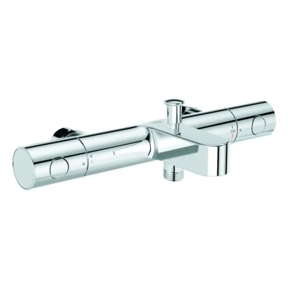 Chromatische Wannenbatterie von Grohe mit zwei Bedienelementen zur Temperatur- und Wassermengenregulierung, ausgestattet mit einem Auslauf für die Dusche.