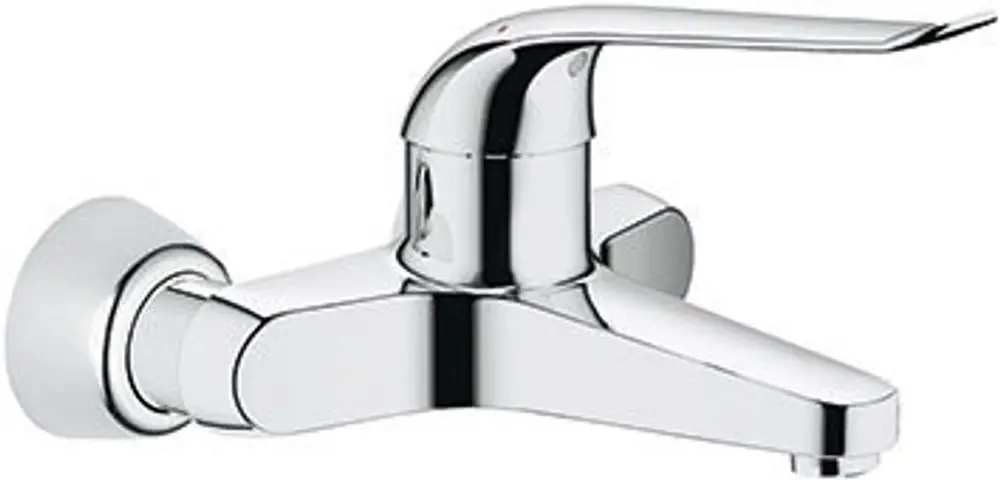 Chromfarbener Wandarmatur von Grohe mit einem Gussauslauf und einem einzelnen Hebel zur Temperatur- und Mengeneinstellung.