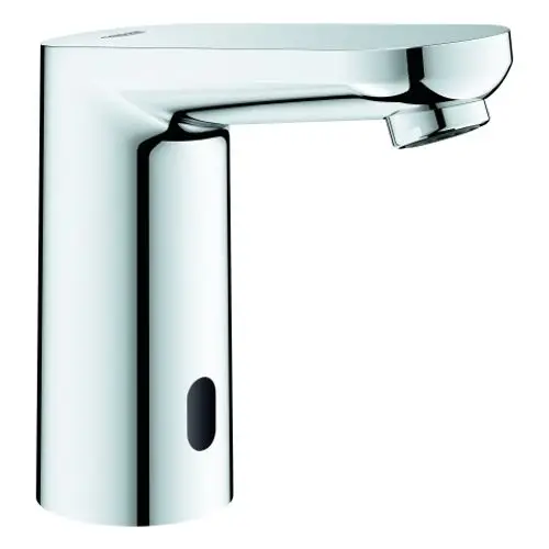 Hochwertiger Grohe Wasserhahn mit verchromter Oberfläche und berührungsloser Bedienung, geeignet für hygienische Anwendungen in öffentlichen oder gewerblichen Sanitärräumen.