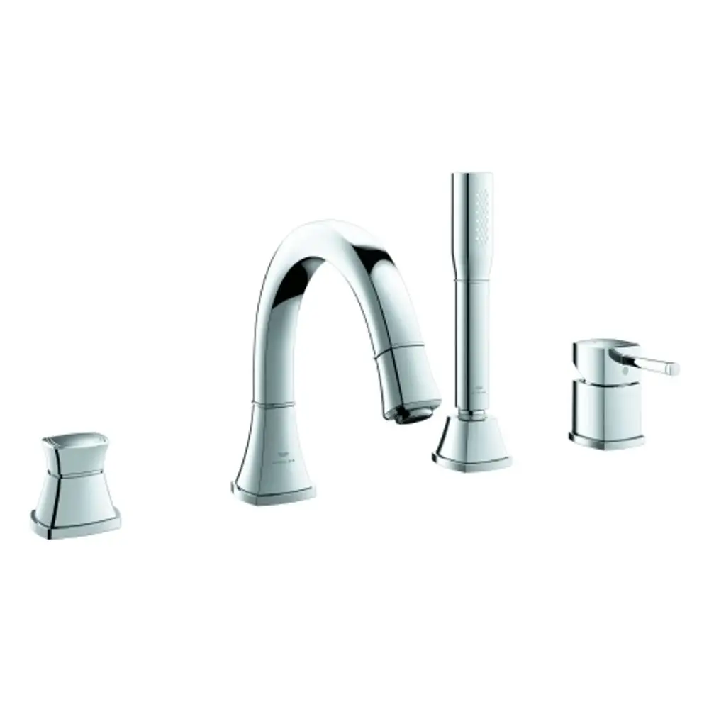 Grohe Armatur mit vier Komponenten, einschließlich einer hohen Auslaufarmatur, einer Handbrause und zwei Bedienelementen, alles in glänzendem Chrom-Finish.