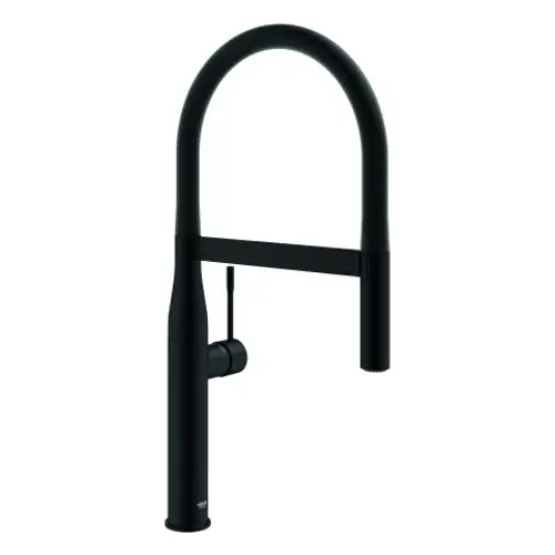 Schwarze Grohe Küchenarmatur mit geschwungenem Auslauf und integrierter Sprühfunktion, ausgestattet mit einem seitlichen Bedienhebel.