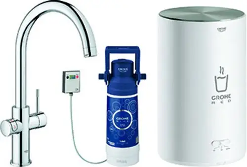 Armatur und Boiler von Grohe in Chrom-Finish. Enthält einen Wasserhahn mit Auslauf, einen Zähler und einen Boiler für heiße Getränke.