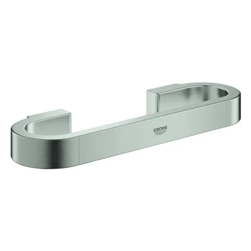 Edelstahl-Wannengriff mit geschwungener Form, montiert auf einer Wand. Logo von Grohe auf der Oberfläche sichtbar.