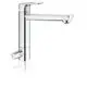 Grohe Armatur in Chrom mit einem langen Auslauf und einem seitlichen Hebel zur Steuerung des Wasserflusses. Schlichtes Design für eine moderne Kücheneinrichtung.