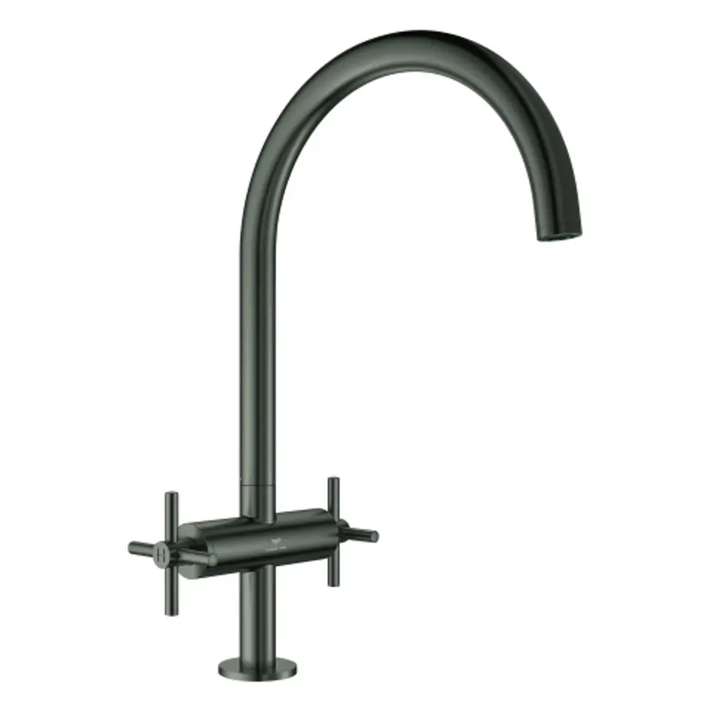 Grohe Wasserhahn mit gebogenem Auslauf und zwei Griffen. Der Wasserhahn hat eine matte, dunkelgraue Oberfläche.