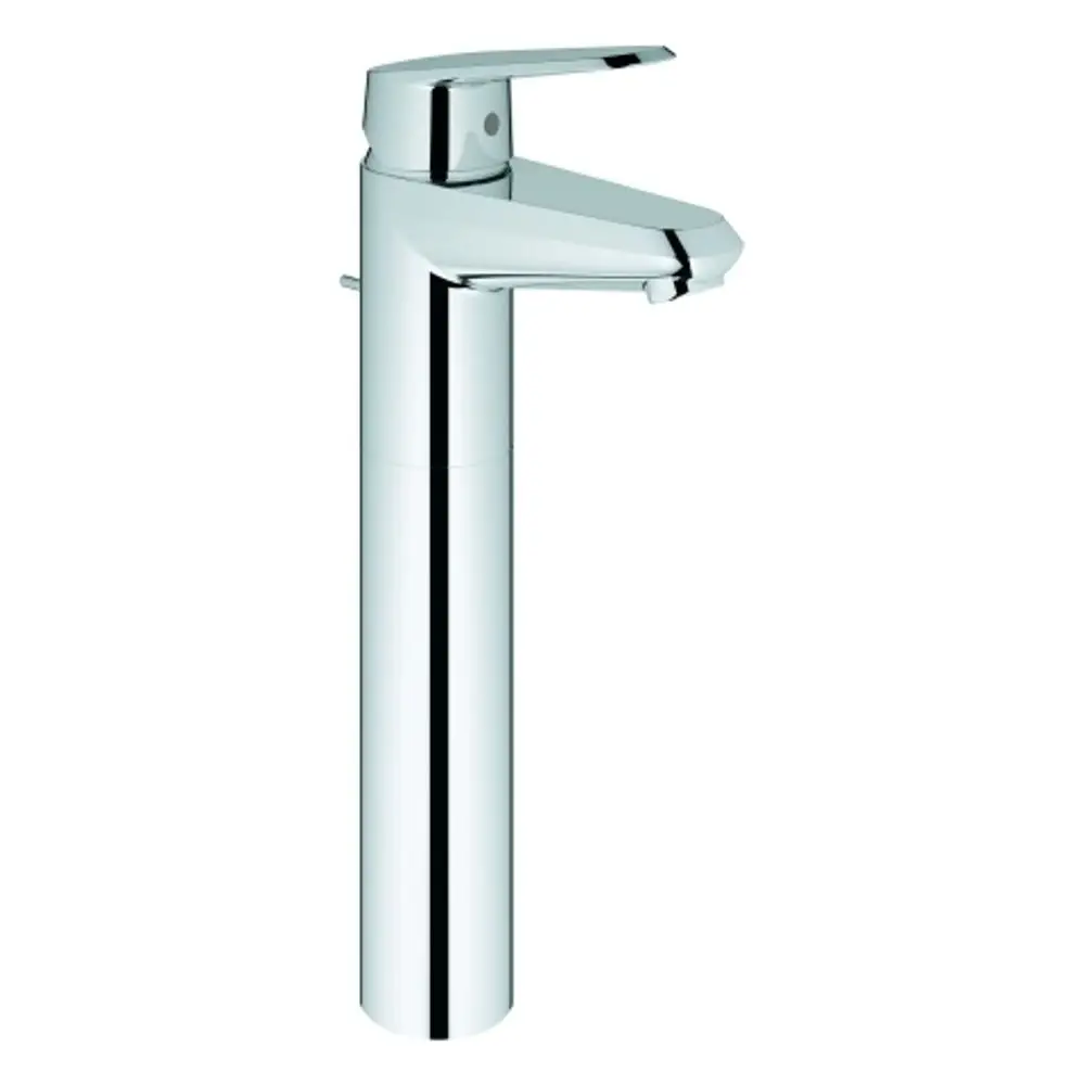 Freistehender Wasserhahn von Grohe mit chromfarbener Oberfläche und modernem Design, geeignet für Waschschüsseln.
