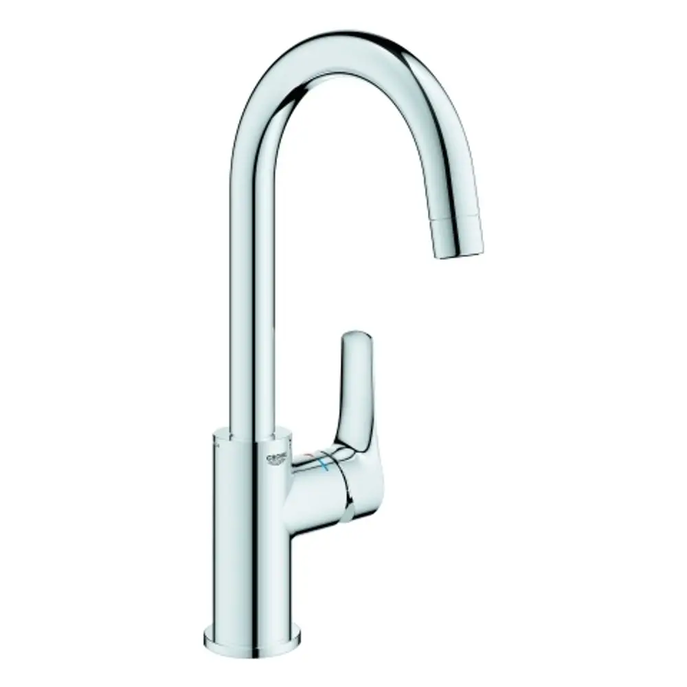 Chromfarbener Wasserhahn mit hohem Auslauf und seitlichem Hebel, gestaltet von Grohe. Der Auslauf hat eine geschwungene Form, und der Hebel ermöglicht die einfache Regulierung des Wasserflusses.