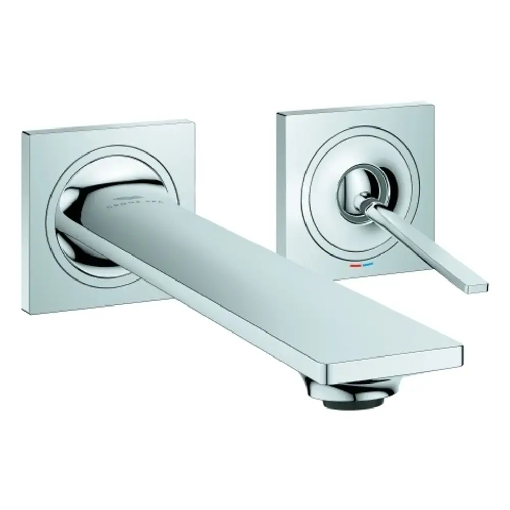 GROHE Wandbatterie mit flachem Auslauf und Hebelgriff, montiert auf rechteckiger Plakette. Ausführung in glänzendem Chrom.