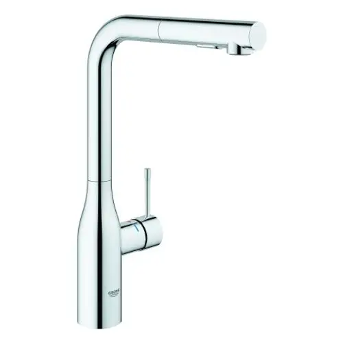 Chromfarbener Küchenarmatur mit herausziehbarer Spülbrause von Grohe, ausgestattet mit einem einhebeligen Bedienhebel zur Steuerung von Wasserfluss und Temperatur.