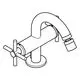 Bidetarmatur mit zwei Kreuzgriffen von Grohe, gekrümmter Auslauf und Einhebelbedienung. Schwarz-weißes Design.